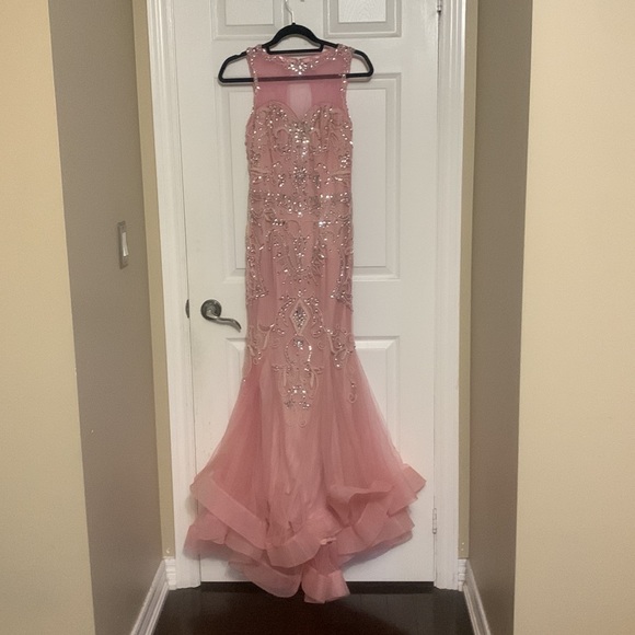 Pink flared ending long dress - Picture 2 of 6